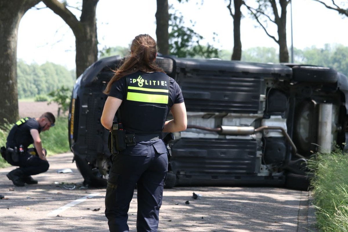 Auto slaat over de kop op de Knobben in Drachtstercompagnie -.