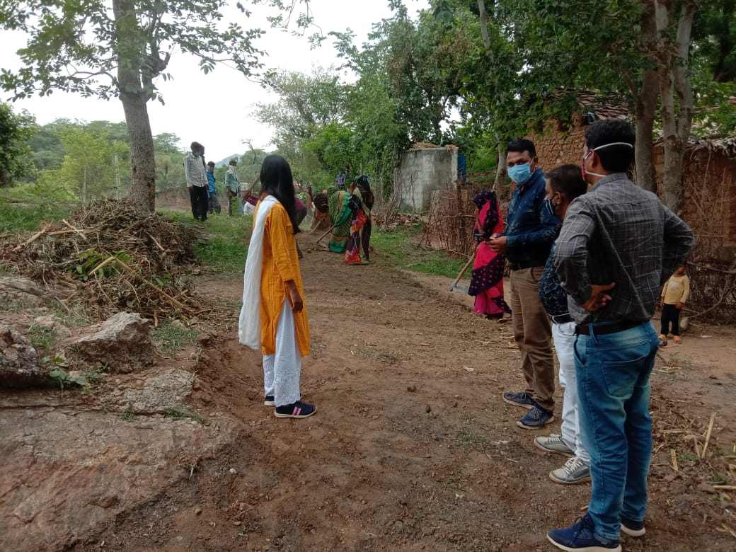 Tdo sir. Visited Mgnrega wort at po kalikankar