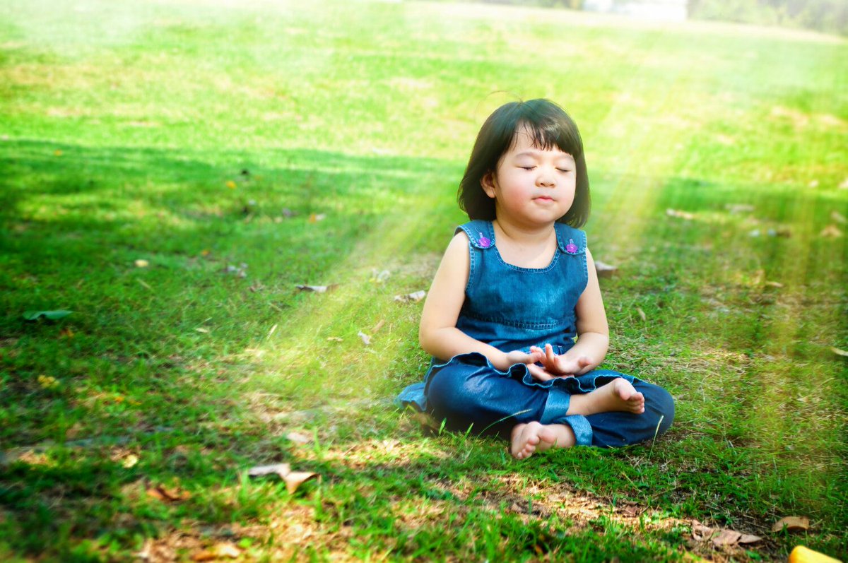 go_caper's tweet photo. Research shows that spending time in #nature 🌳  has a positive effect on mental well-being, reducing stress and anxiety among other benefits. Here are our favourite ways to practice #mindfulness in nature with our #children ▶️  https://t.co/WhrtPzPtqk #getoutdoors #Wellbeing https://t.co/PFDAwJEeMX
