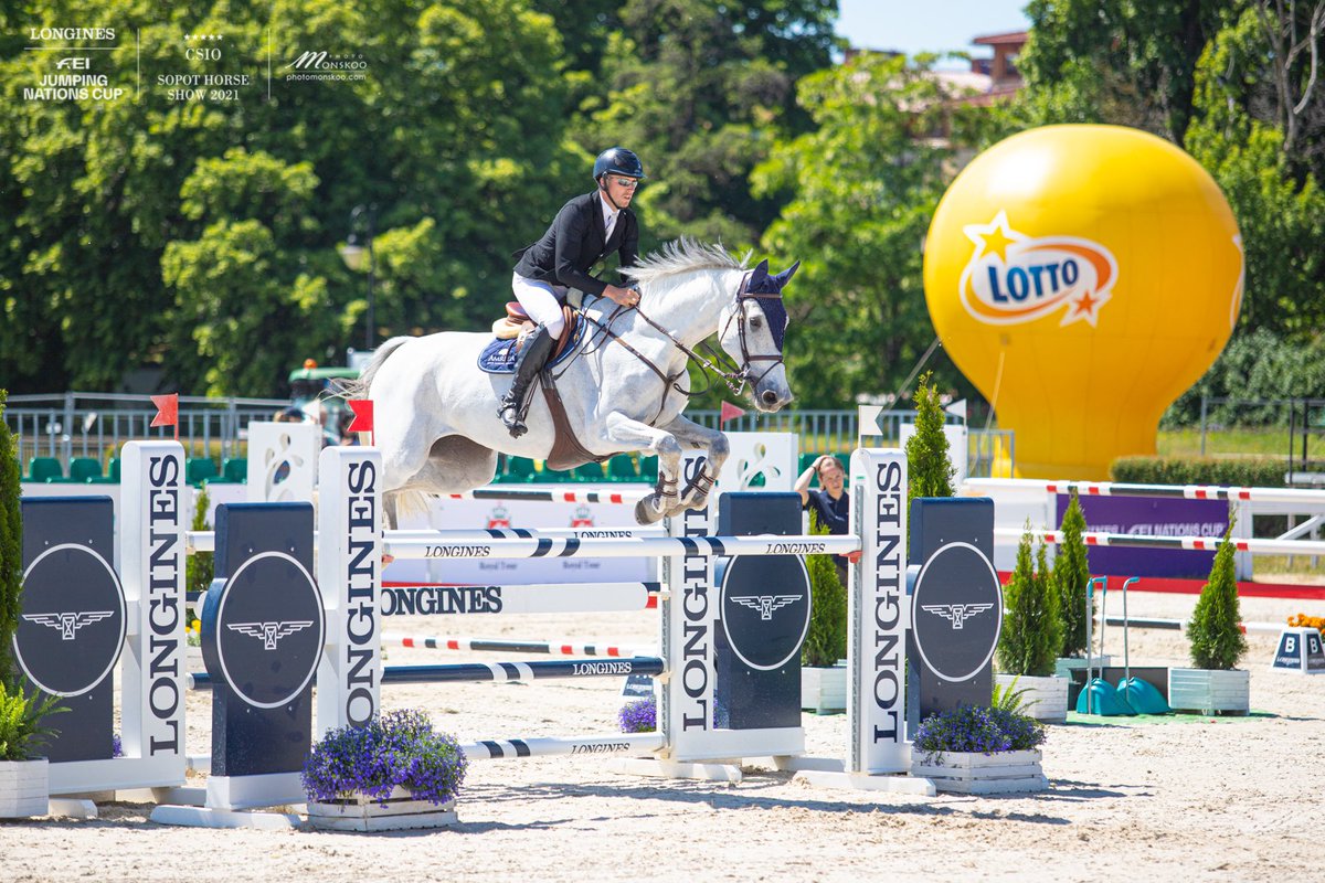csiosopot1's tweet photo. Międzynarodowe Zawody w Skokach przez Przeszkody CSIO 5* Sopot Horse Show 2021 rozpoczęte! Trwa właśnie konkurs o Puchar Prezydenta Miasta Sopotu Jacka Karnowskiego. Na parkurze sporo niespodzianek! W gronie partnerów witamy @lottosport gwarantowana radość wygrywania. https://t.co/mjwoZQES2Y