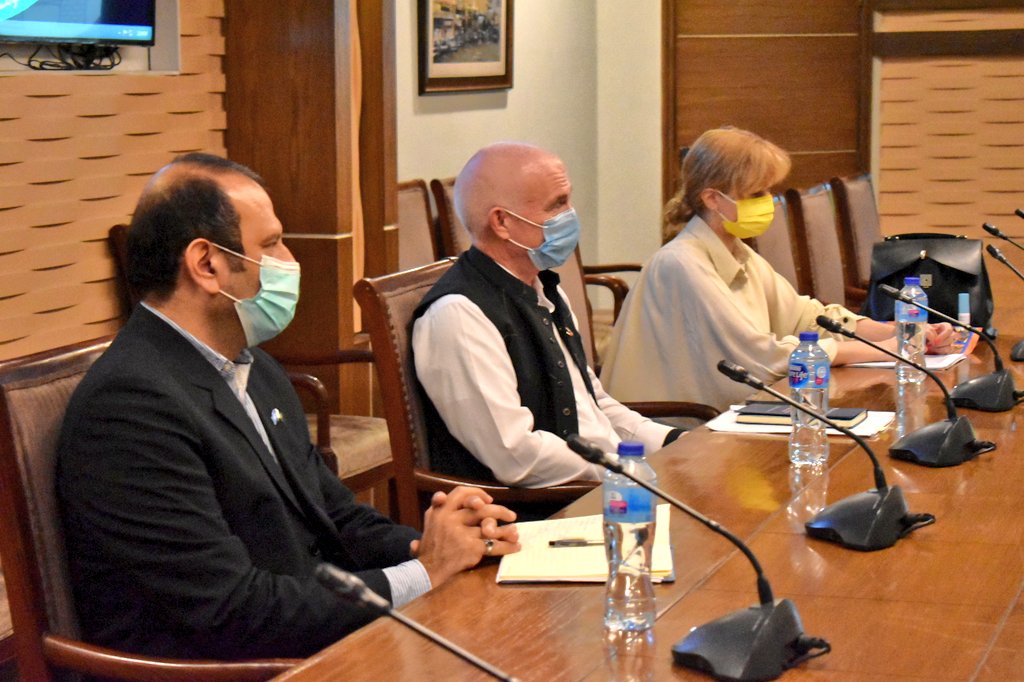PnDKPGovt's tweet photo. ACS P&amp;D, KP Shahab Ali Shah &amp; officials of P&amp;D had a fruitful meeting with RR UNDP @knutostby today. Future development cooperation was the main focus under discussion. Tourism, youth, sports, investment opportunities, industrial zones &amp; ADP were discussed as areas of cooperation https://t.co/AlZECrioQb