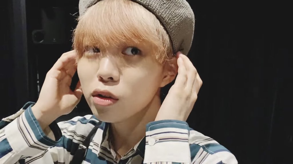 _n_d_k_dd's tweet image. なるきさんを見るあづくんが上目遣いで可愛いねおさんぽ組？？？？？？？
 #OSNP