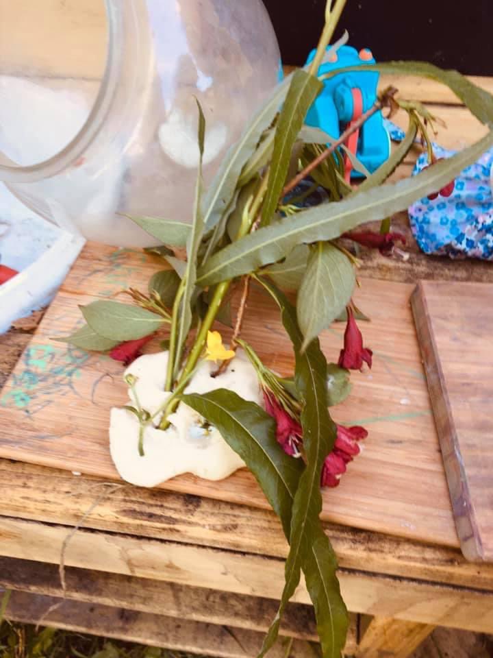 futureeinstein3's tweet photo. N A T U R A L  P L A Y D O U G H🌼

The children have loved exploring our play dough station adding flowers and loose parts to create different shapes and some even changing the colour of the play dough! 
.
.
.
.

#eyfs #earlyyears #leedsnursery #wakefieldnursery #playdough https://t.co/o0W0p8OTee