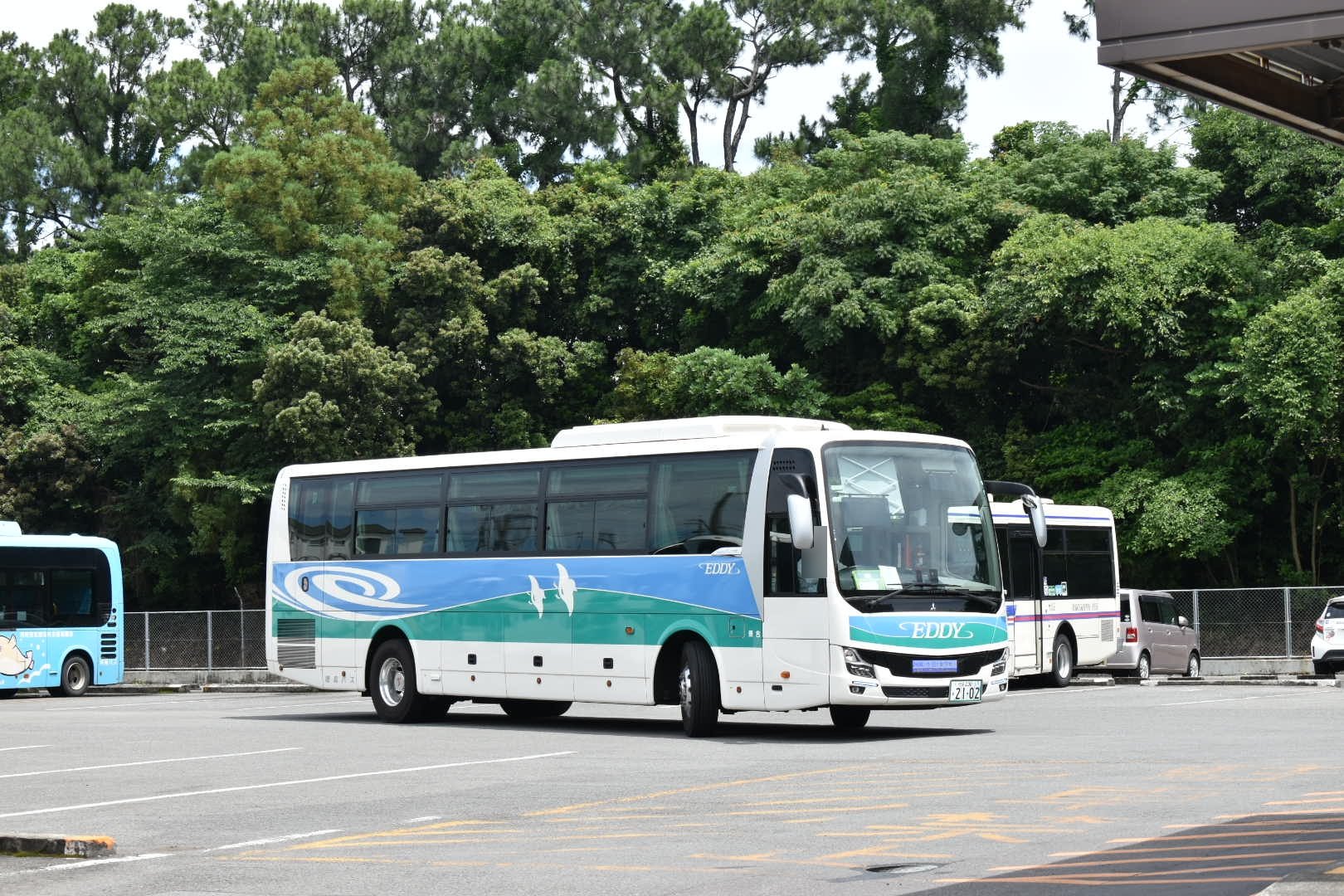 雨のち晴れ 徳島バス 高速 F 2102 橘営業所 Eddy号 3列独立シート車 阿南 生見 東洋町 Anan Ikumi Toyo Town 21年3月13日のダイヤ改正で 阿南 大阪線 に導入された新車 徳島バスの高速バス 昼行便では初となる3列シート