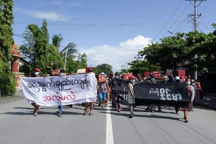 Anti-coup strike in Sagaing's Kale is so powerful.  #June17Coup #MilkTeaAlliance #WhatsHappeningInMyanmar