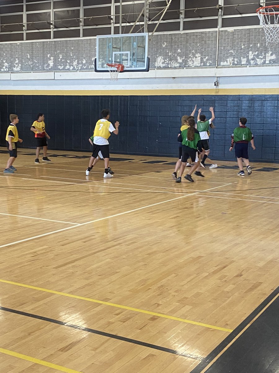amynj628's tweet photo. The first ever *sixth grade cluster wars* were a success! Congrats ❇️Green Cluster❇️on the win! We had SO much FUN with the students — and we needed it after this year! Thanks @Mr_Ryerson for pitching your heart out in our Wiffle Ball game! #LetsGoSummer ☀️✨💛#SeeYaInSeptember https://t.co/vzqkefzw4U