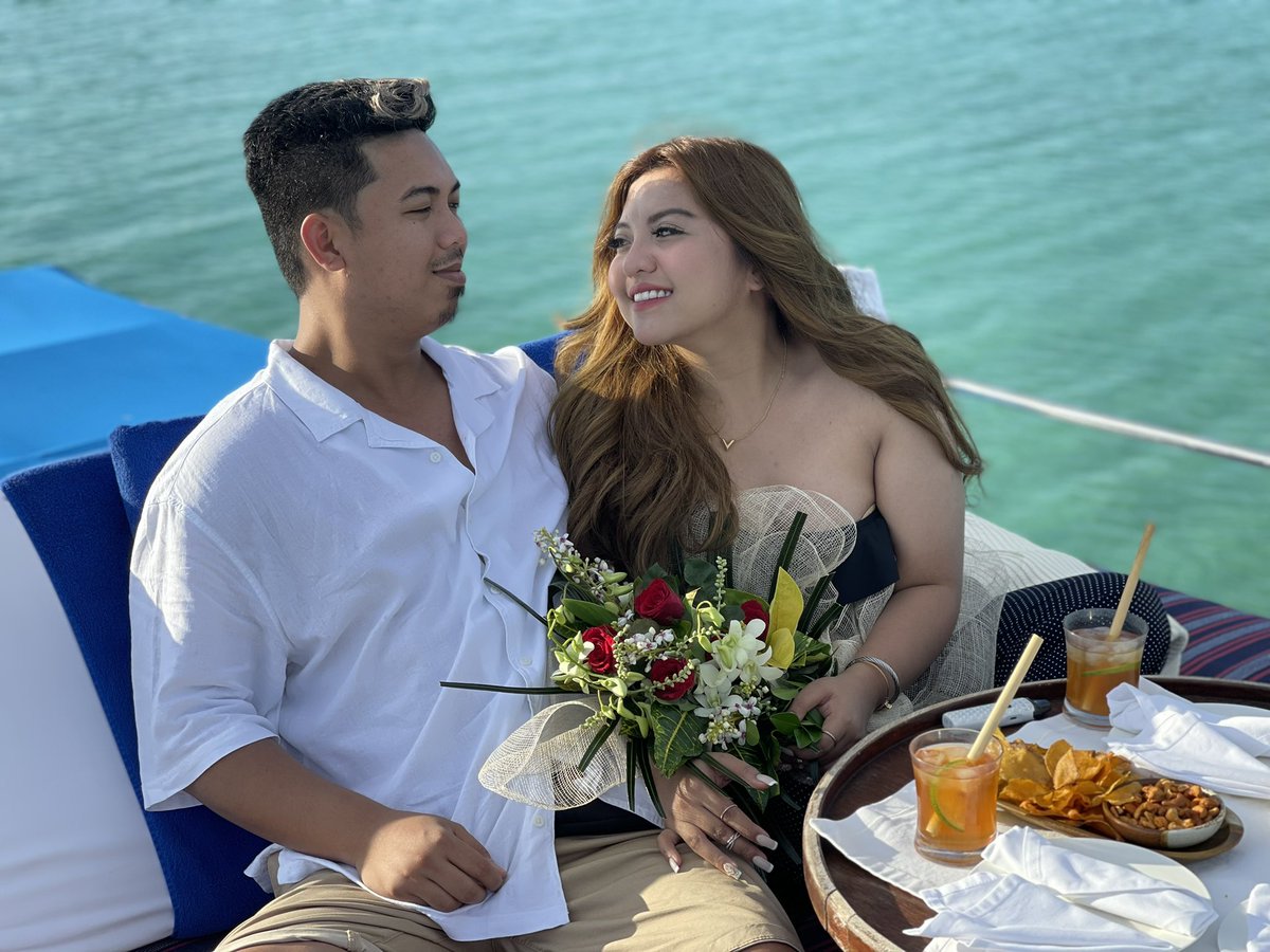 HiThisIsViy's tweet photo. Happy anniversary mylove Cong Velasquez! salamat sa pagmamahal. nandto lang ako sa tabi mo, sasamahan kita hanggang sa maabot mo ang lahat ng iyong mga pangarap, thankful ako na binigay ka sakin ng Diyos. pinatunayan mo sakin na ako lang sapat na!  mahal kita love. https://t.co/vvKrW6TDEr