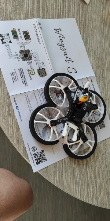 HOMFPV Wingsuit cinewhoop unboxing preface, I think this is cool, what do you guys say?
please confirm:
aliexpress.com/item/100500259…

#fpvracing #fpv #fpvlife #fpvaddion #fpvpilot #fpvracingdrones #fpvlifestyle #dronelife #drone #dronefpv #followme #homfpv #homfpvmicron #cinewhoop