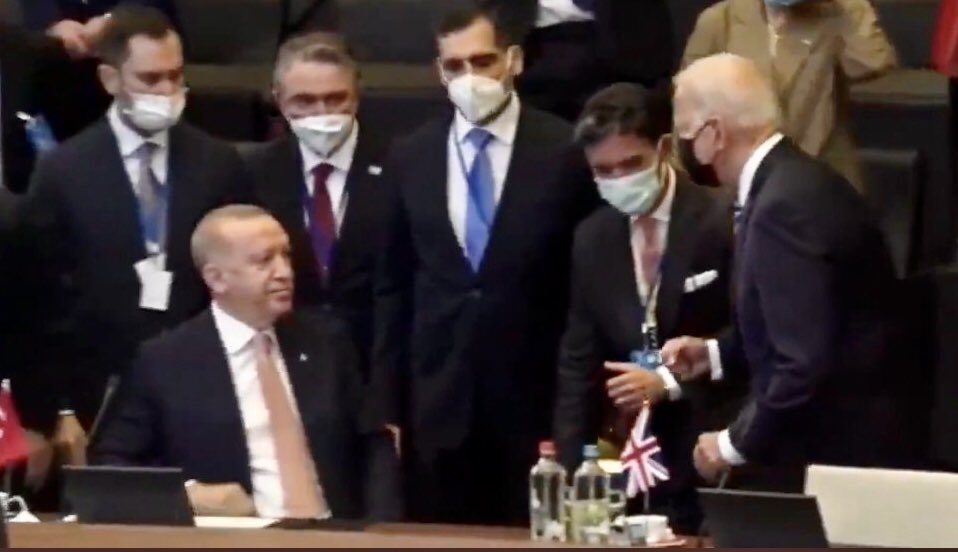 Teodorakis1984's tweet photo. Siz hepiniz, ben TEK... 🇹🇷🇹🇷🇹🇷 https://t.co/MvYe0SX3dS