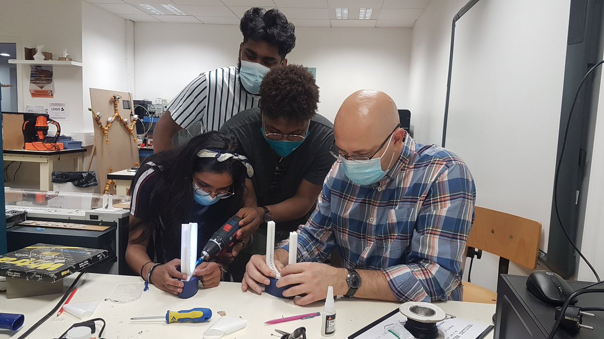 Une belle team au #Fablab pour la conception et fabrication des #trophées #ececup @IngenieursECE