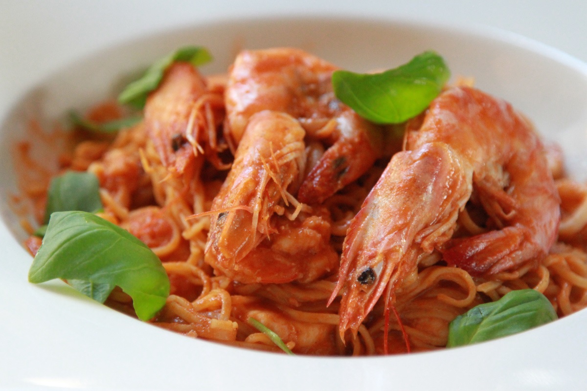 GedditSa's tweet photo. @Fishmonger_Rosebank is conveniently located close to you and they are ready to serve you succulent food. Don't forget to download #GedditSA and you could win a R2000 voucher or 20% discount voucher. #gaming #seafood #EatOut #competition #FishmongerRosebank @thefirsrosebank https://t.co/GWDu8C159s