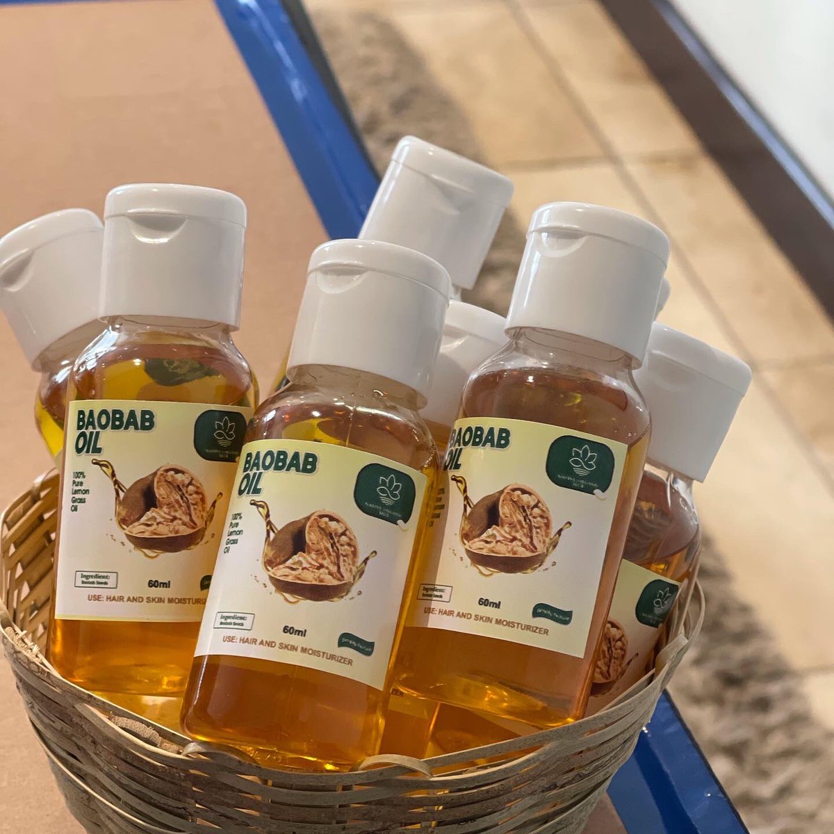 NativeOH's tweet photo. Native Baobab Oil is cold pressed from the the baobab seeds and is for various uses but most especially for hair care to skin care. 

It is excellent for softening skin and heal any imperfections due to its antioxidants. 

Call +220 740 4210 or  +233545183353 and place your order https://t.co/YxM872uza2