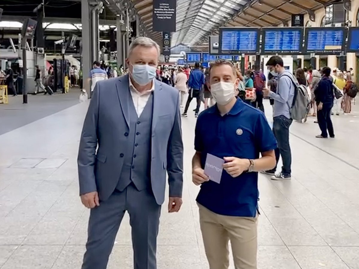 B_Lambert75's tweet photo. Le saviez-vous ? Un simple bagage oublié et ce sont des milliers de personnes retardées 🧳😱🤬

Tournage de #Parigo avec Serge Wolf, directeur exploitation de #SNCF Transilien 

RDV
► sam 12h05 sur @France3Paris
► sam 12h35 &amp; dim 17h10 sur @franceinfo n•27 #transports #IDF https://t.co/DsBMdiG7mc