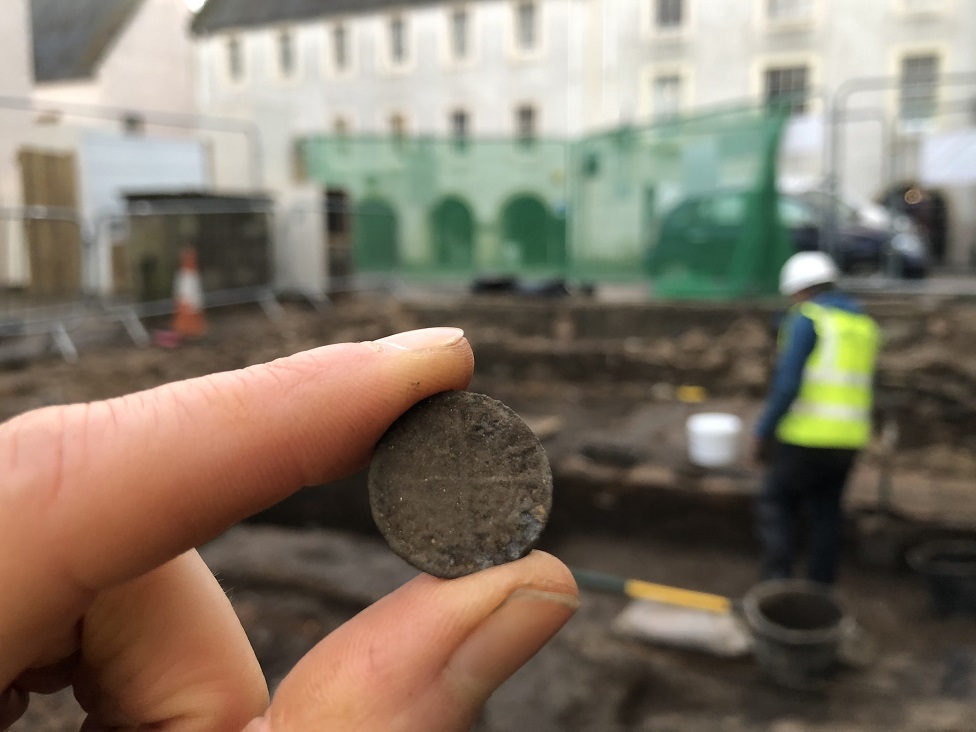 BBCHighlands's tweet photo. Construction work has uncovered significant archaeological remains in the heart of a medieval town that once stood in Inverness.

https://t.co/klPLeUqcjc https://t.co/cOKgIkLBG3