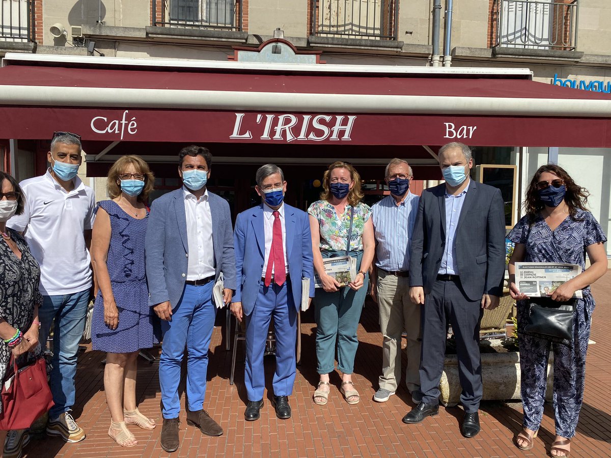 Un jeudi ensoleillé☀️au marché de #vitrylefrancois pour les échanges entre <a href="/ArnaudRobinet/">Arnaud Robinet</a> les habitantes et les habitants autour du programme de <a href="/JeanROTTNER/">Jean ROTTNER</a> et de la liste «plus forts ensemble avec Jean Rottner». Les 20 et 27 juin, votons pour <a href="/avecRottner2021/">Plus forts ensemble avec Jean Rottner</a> dans le Vitryat !
