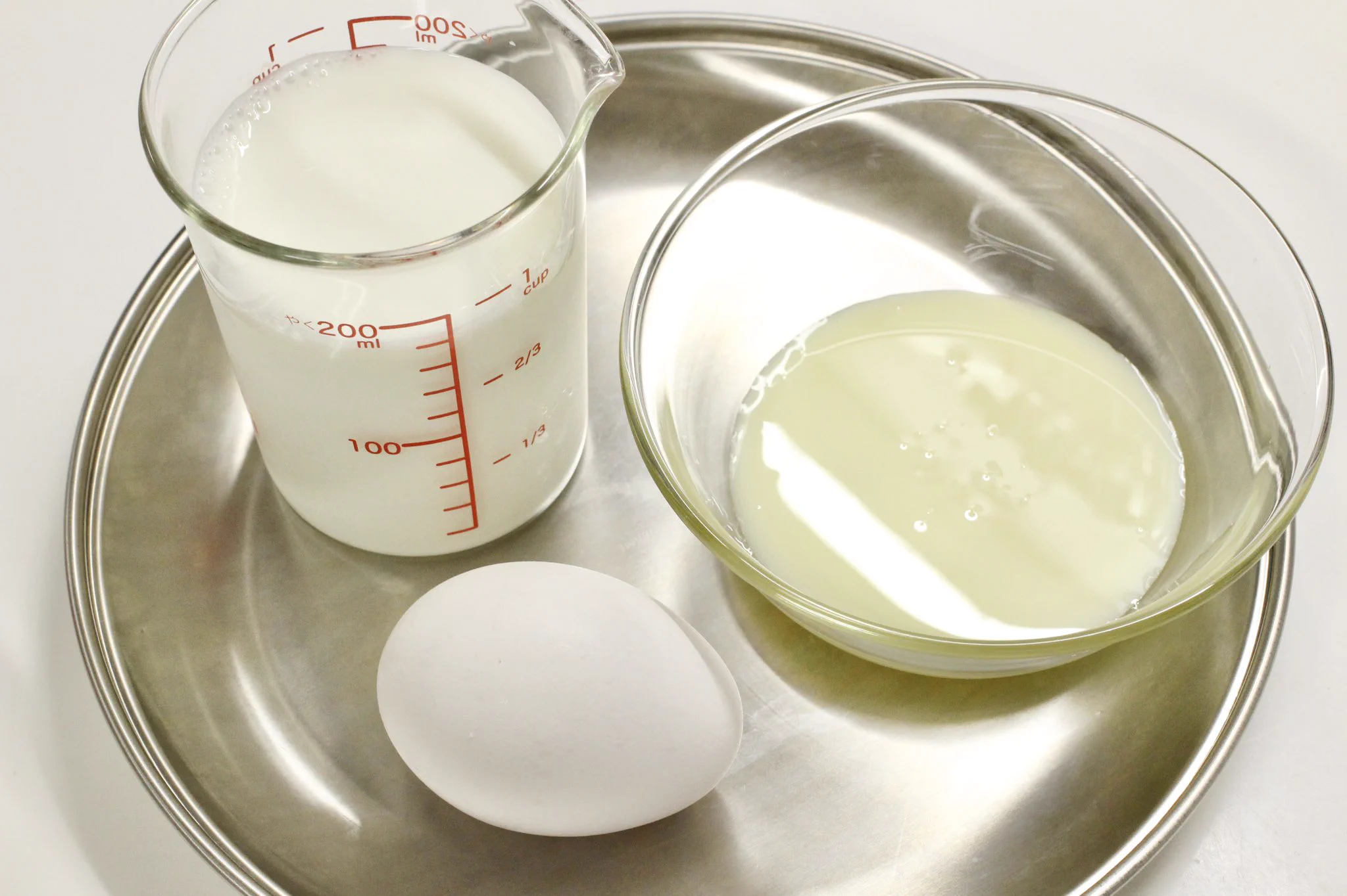 15分もあればできちゃう「昔ながらのアイスクリン」。練乳・卵黄・牛乳だけでサッパリさくさくに。