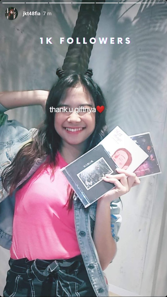 Ada give away nih. Cek aja di instagram 

#heartcornerrecords
#indikeple
#purwokerto