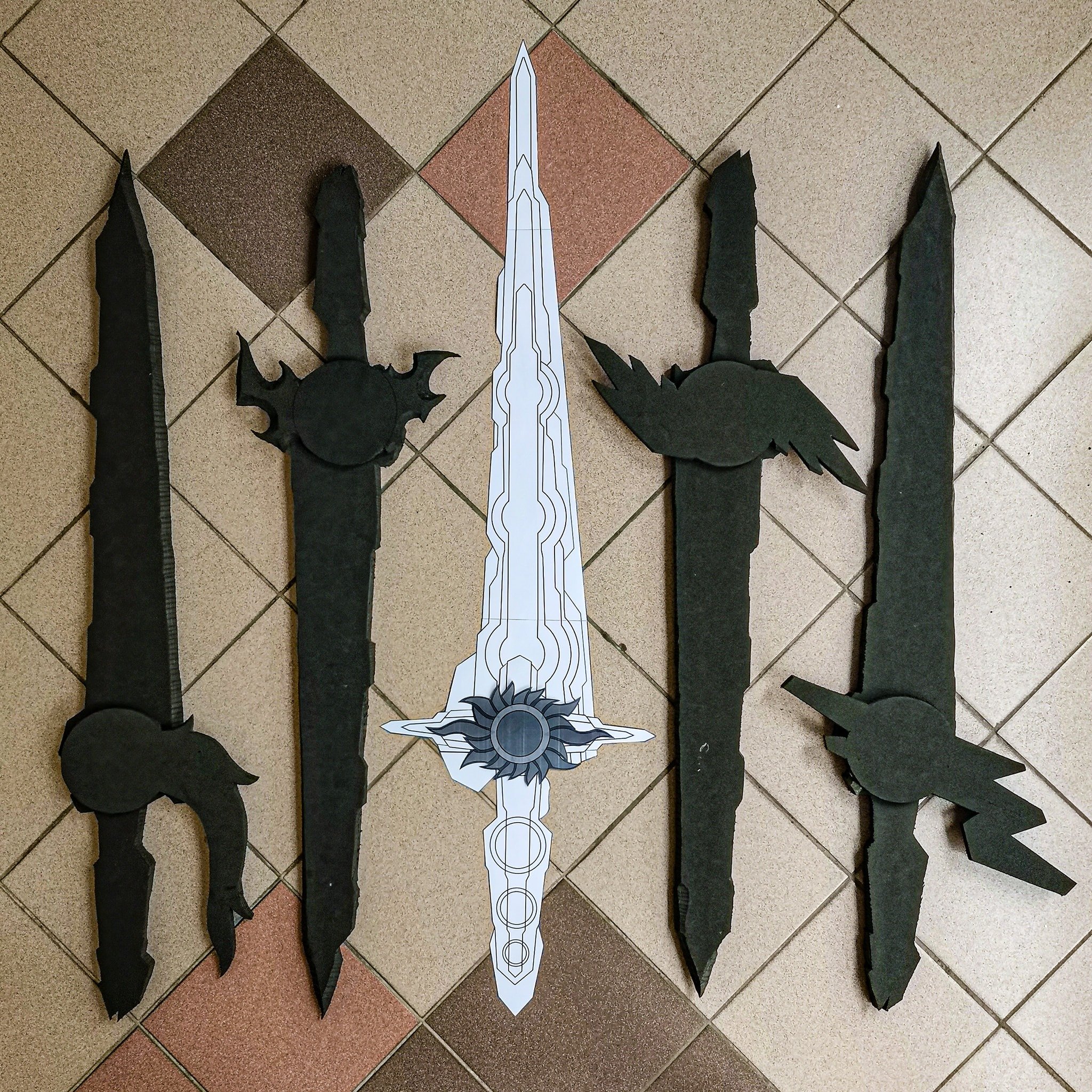 Fye Chan Finally Printed The 1 1 Scale Haouken Blade Scale Seems Right Blade S Supposedly A Bit Longer Than The Other 4 Seiken Gotta Resize Then Sun Emblem To Be A