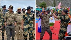 Beautiful to see that Our some real Heroes of Film Industry have some times to spare it with the Actual Heroes of Ground. Love you Khiladi sir. #KhiladiVid_braveheartsBSF #BlackBelt with #GreenSoldier really #UnacademyBelieve.
I support #AatmaNirbharElectronics
#WTCFinal