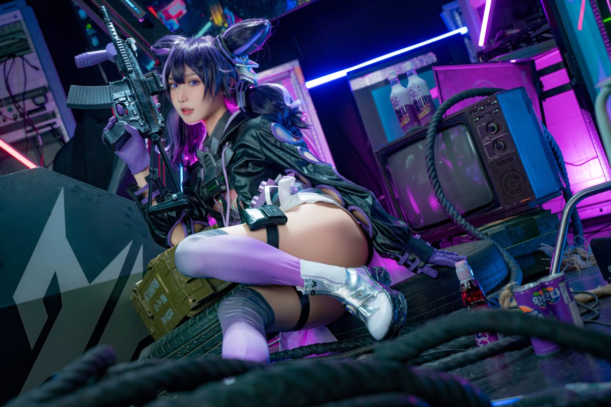 #少女前線 #ドールズフロントライン 
KAC敬礼！クンクン、ブドウの匂いがする……やっぱりあなたこそあたしが探し求めたHoneyだ！そうよそよそしくしないで、あたしのこともHoneyって呼んでいいよ~💙
by:@tororoshanyao https://t.co/9fzT9g046J
