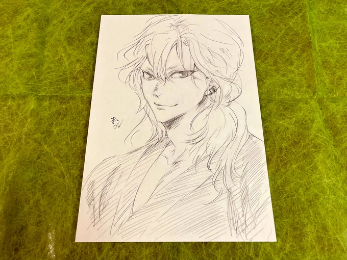 仲良しのまっつんちゃん @mattsnnn がまたまたシャーペン画の原画を送ってくれました😭描き下ろしの💎様入ってた〰︎😭カッコ良過ぎる😂😍❤️そして塗らせて貰った💎様、私が好きって言った🍃さんも
💎様やかっちゃんや相澤センセのグッズやお菓子まで入れてくれました
本当どうもありがとう😂😂❤️❤️❤️ 