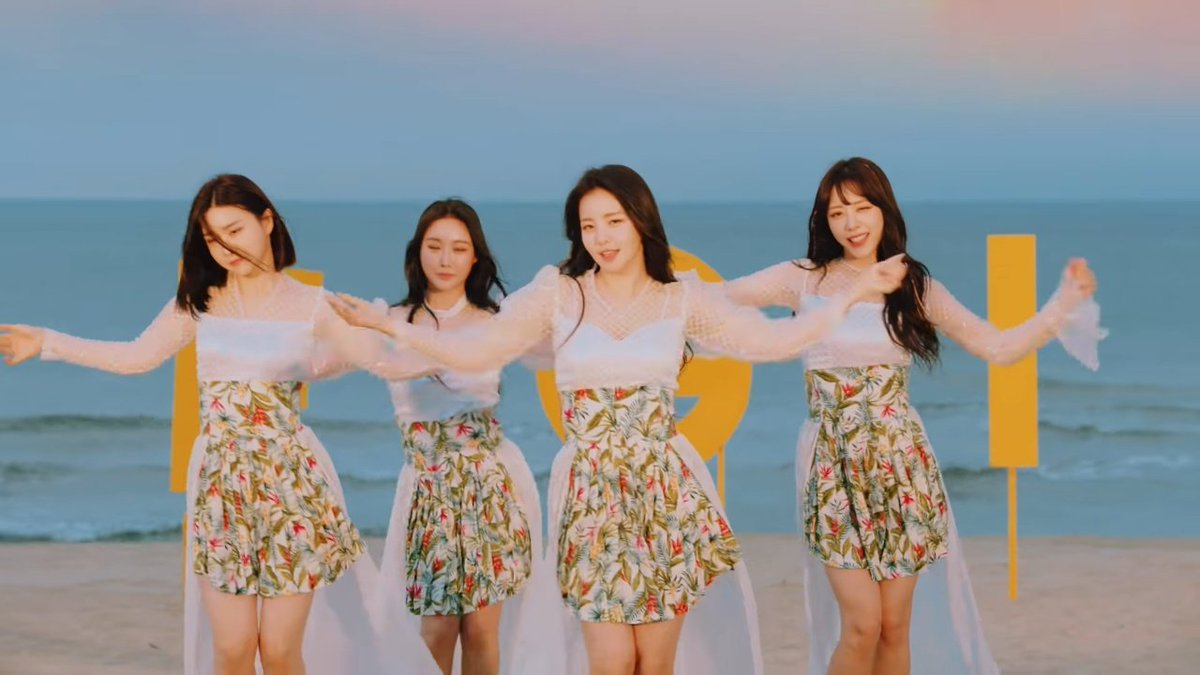 ConversaA4's tweet photo. Eu tô tão feliz com esse comeback das Brave Girls sabe? Esse é um dos momentos mais incríveis do K-POP inteiro e eu só tenho orgulho de estar vivendo isso. Obrigado universo por ter feito tudo o que fez com essas meninas! Elas merecem o mundo inteiro ❤️🥺🥺🥺 https://t.co/okfTgmQ3rv