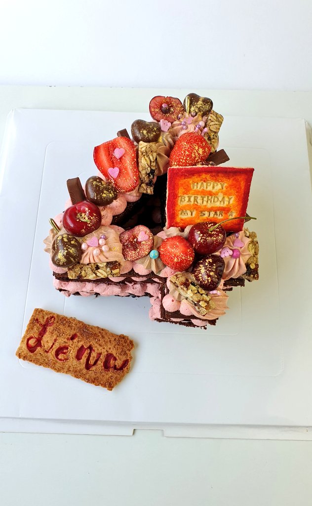 Ohng_co's tweet photo. Four chocolatey hearty cheers 🥳🥳🥳 to the most wonderful little girl.
Chocolate number cake with layers of ermine frosting, topped with fruits, cereal bars and chocolates.
Order: https://t.co/0D3McM0kqo
PS: we are so glad "cerise" are back in season. 🍒🍒🍒
#OhNG #NumberCake https://t.co/Jcwk9qaZ5f