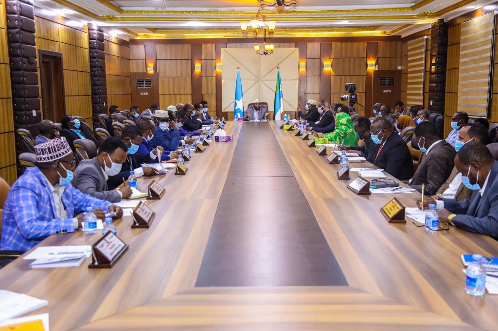 JSStatehouse's tweet photo. President Ahmed Mohamed Islam chairs the first session of the newly appointed Cabinet. The President has called upon the new Ministers to carry out their duties with utmost dedication, commitment and diligence. https://t.co/90o0mpLCnP