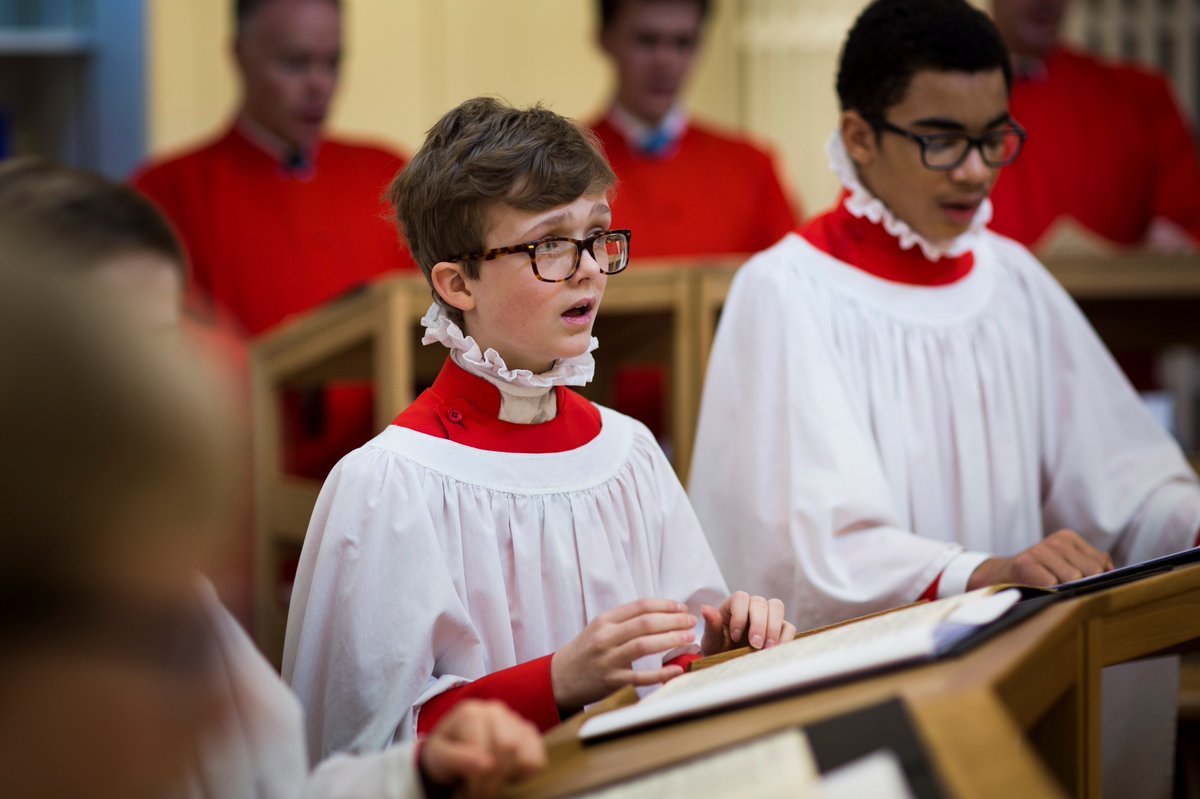 🎵 🎵 We're looking for an experienced and gifted singing teacher to teach our choristers, joining our team from September. Further details and how to apply here: westminster-abbey.org/about-the-abbe… #welovesinging