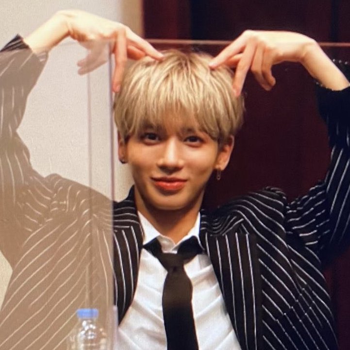 taejunhours's tweet image. nyang nyang