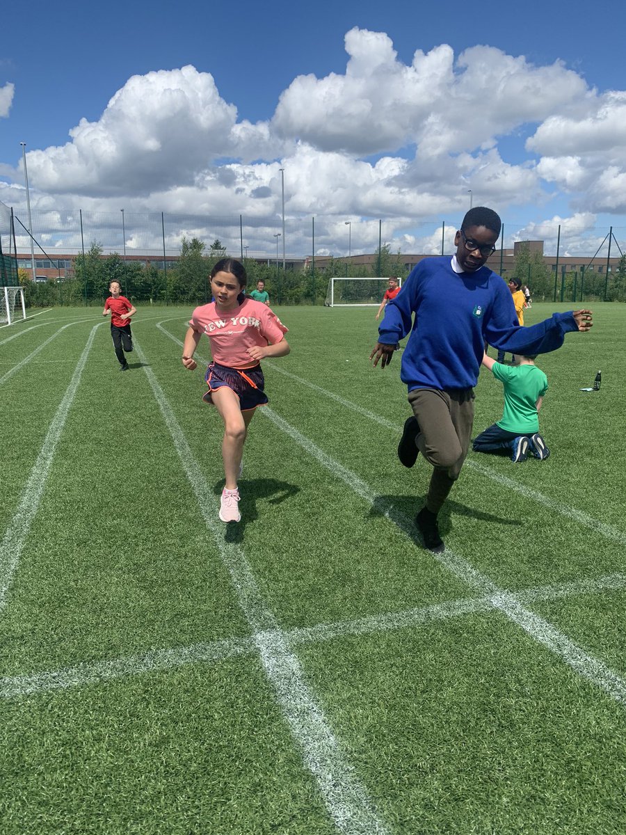 P6Calderwood's tweet photo. A fantastic effort from everyone in our 800m race! 🏃🏼‍♀️🏃🏽🥇🥈🥉#sportsday2021 @ActiveSchoolsER https://t.co/FJfszUkUp9