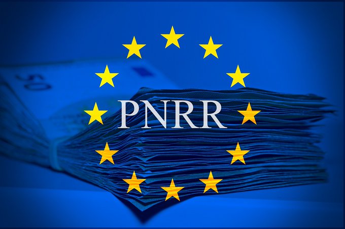 SenatoStampa's tweet photo. #FondoComplementare a #PNRR. Con 173 si, 2 no e 18 astensioni, approvato con modifiche il ddl n. 2207, di conversione del decreto-legge 6 maggio 2021, n. 59🔗https://t.co/xUaxUFDOmB Il provvedimento passa all’esame della Camera. #OpenSenato https://t.co/J0Cl97VRRL