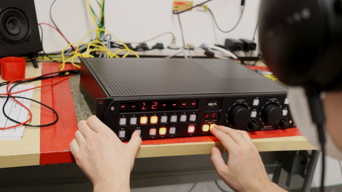 spltweets's tweet photo. SPL Hermes π at the Sound Performance Lab πΆ
All SPL devices are going through a very special burn-in procedure. Afterwards, Aaron makes sure that everything works and sounds great, so that only absolutely perfect devices leave the company π
#splHermes
#MasteringRouter https://t.co/0iR8TawBDQ