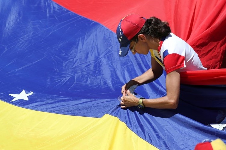 DiarioTalCual's tweet photo. Venezuela es el país menos pacífico de Sudamérica, reveló estudio #TalCual #ClaroyRaspao #DescontrolTotal https://t.co/GMilDJBDvr https://t.co/AObXrIa47L