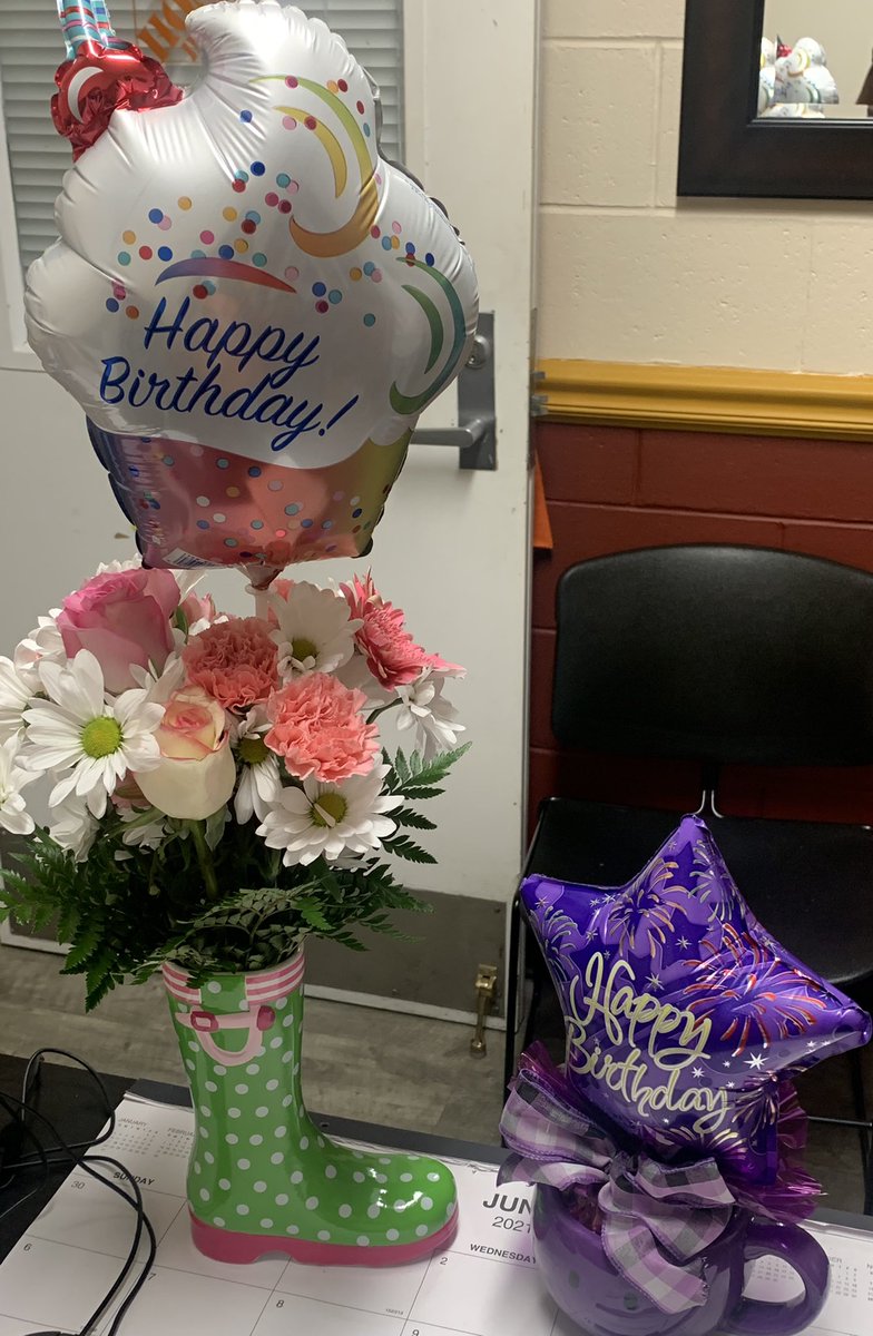 When you come in to work on your birthday and see this on your desk from your team! 🥲 Thank you to my team for being so thoughtful, I’m still smiling!! 😁🧡