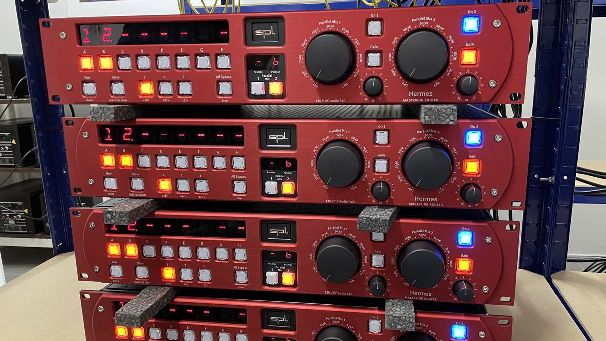 spltweets's tweet photo. SPL Hermes Mastering Router π the next batch will be shipped soon π¦
How does your mastering chain look like?
Find more information about Hermes here π https://t.co/Tg84GRGFDB
#splHermes
#MasteringRouter with #DualParallelMix
#spMasteringWorldwide π https://t.co/PkEfQG5MCj