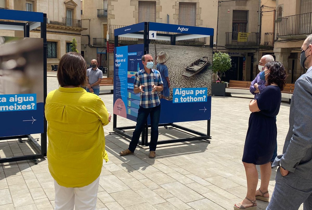 ✅ Presentem a #Tàrrega l’exposició 'Operació Aigua', que ja podeu visitar a la Plaça Major fins al 7 de juliol

💦 L'alcaldessa <a href="/apijuanv/">Alba Pijuan Vallverdú</a> expressa el suport a aquesta iniciativa didàctica d'@Agbar que consciencia la ciutadania sobre la necessitat de racionalitzar l'ús de l'aigua