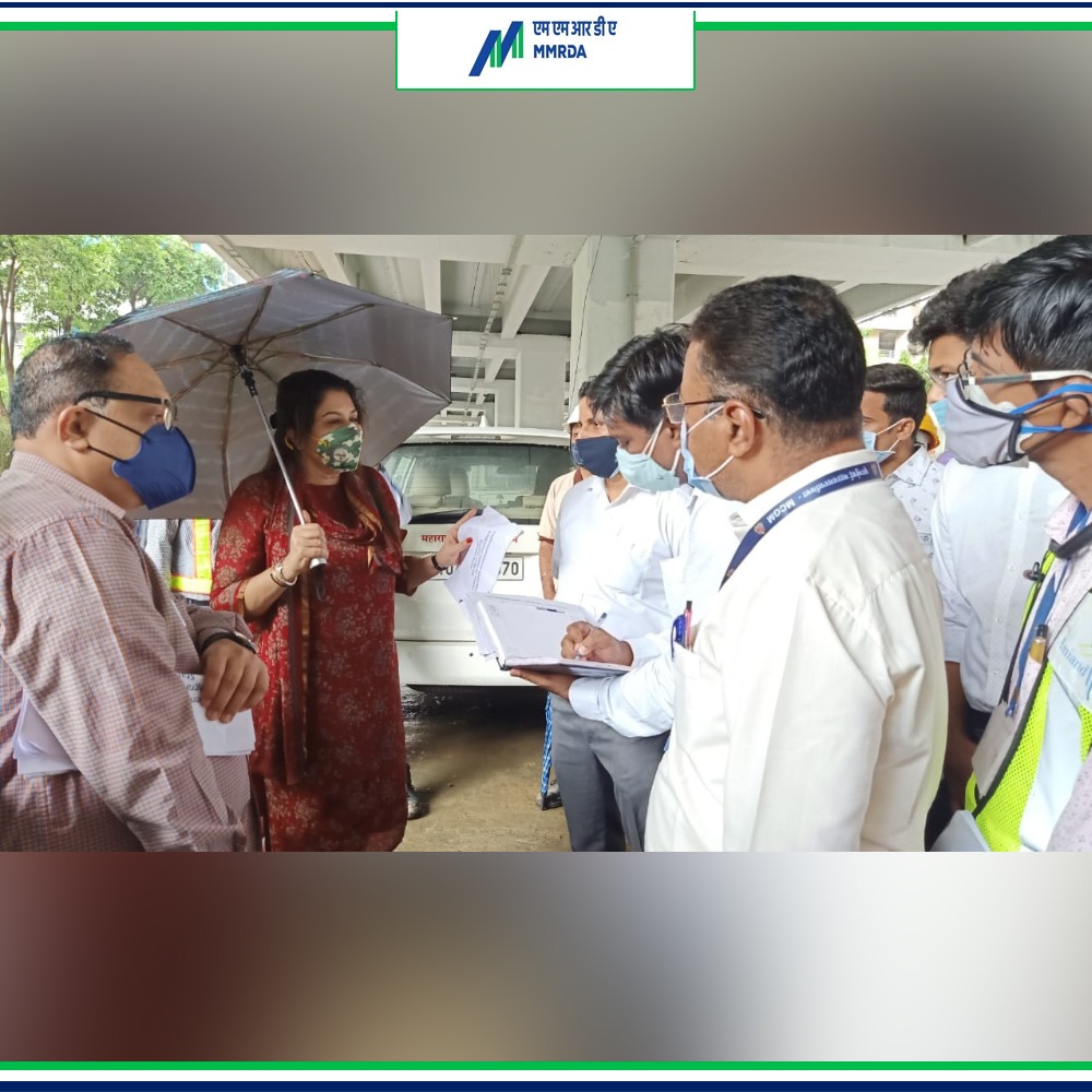 MMRDAOfficial's tweet photo. #MMRDAMetroUpdate
This afternoon, Smt. Sonia Sethi (AMC, MMRDA) visited the Shimpoli Metro Station on Line 2A to review the overall progress of the civil work along with its arch & the MMI works.
@CMOMaharashtra @mieknathshinde @AUThackeray https://t.co/u5AArY1DBs