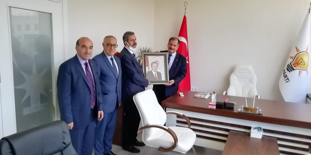 Dr.Ahmet ihsan Altunç ilçe başkanımız Fettan ENGİN'i ziyarette bulundu. Kendisine nazik ziyaretinden ötürü teşekkür ederiz.