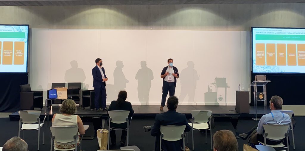 A continuación, comenzamos la jornada de tarde con un taller participativo sobre los Objetivos de Desarrollo Sostenible (ODS) en los Mercados Tradicionales.

Imparten <a href="/dcurper/">David Curbelo, PhD</a> y <a href="/robleshormigo/">Alexis Robles</a> de @incolabsmart.