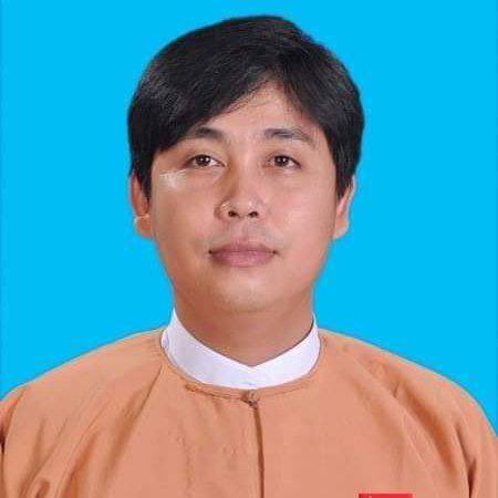 Lyian6621's tweet photo. Dr Phone Wai Oo was forcibly abducted by SAC terrorists around 8:30 PM on June 17 at Kalaw Thaw village, Mudon Township. The reason of abduction is not known yet. #WhatsHappeningInMyanmar #June17Coup https://t.co/GOzqLLJbrL