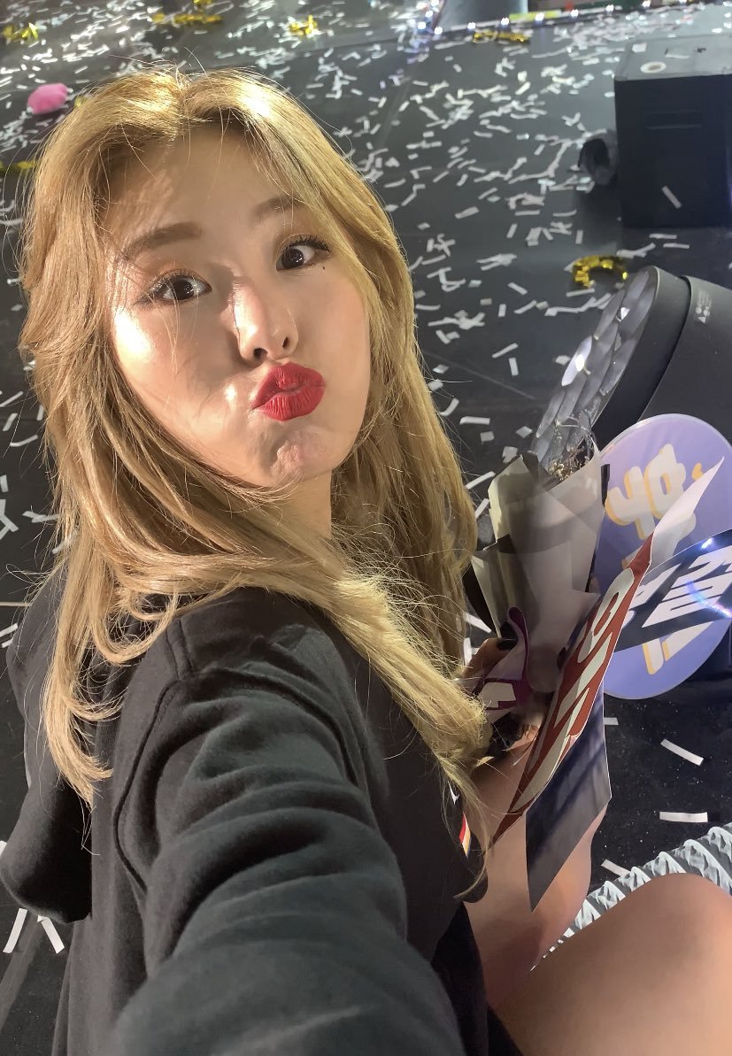 jwilooks's tweet photo. Invented Golden Hair
#WHEEIN #휘인 #フィイン #丁輝人 https://t.co/jvCHWsJZuR