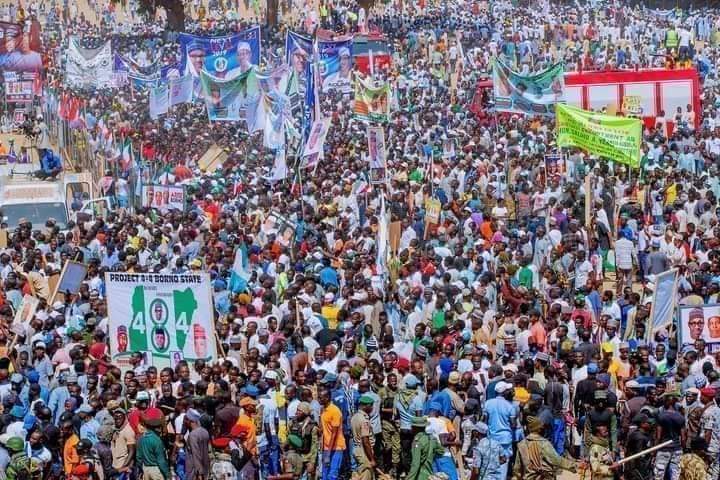 ___Muhd's tweet photo. Farin jini daga Allah!
Nigerians and @MBuhari are inseparable 🤝 https://t.co/alOAjHktzH