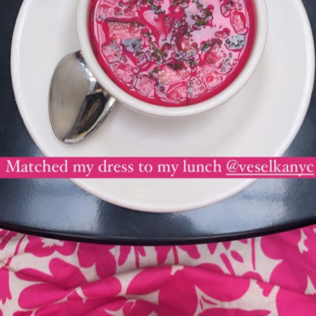 veselkanyc's tweet photo. 📸  Brilliant photo from @monihampton - dressed for the occasion.

#borscht #summerborscht #soupfashion #eastvillenyc #veselkanyc https://t.co/vvysKkBTGK
