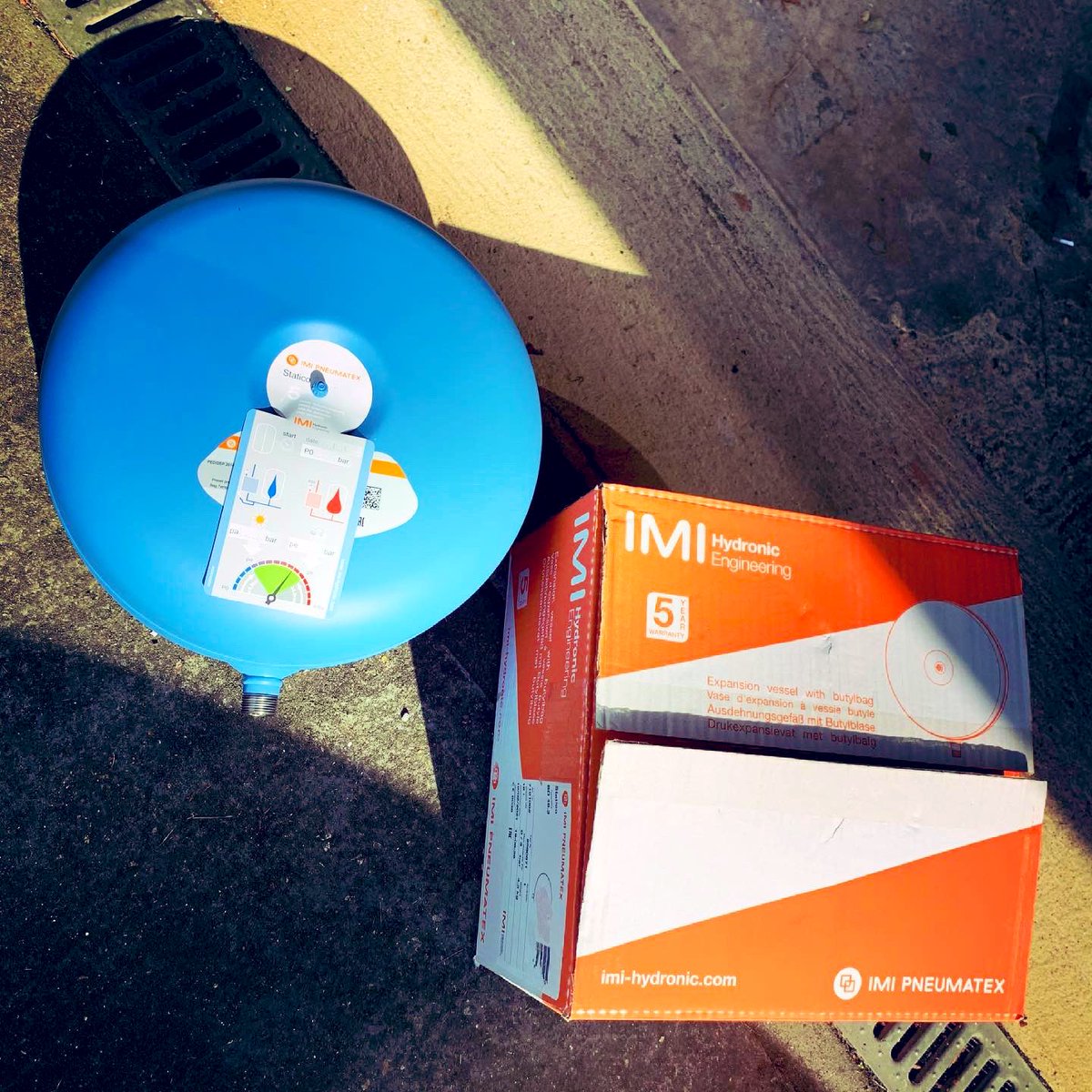 irbheating's tweet photo. Is this the best expansion vessel on the market........ 🤔 

I think so. 

@IMIHydronicUK #Statico https://t.co/vO49iGOPVR