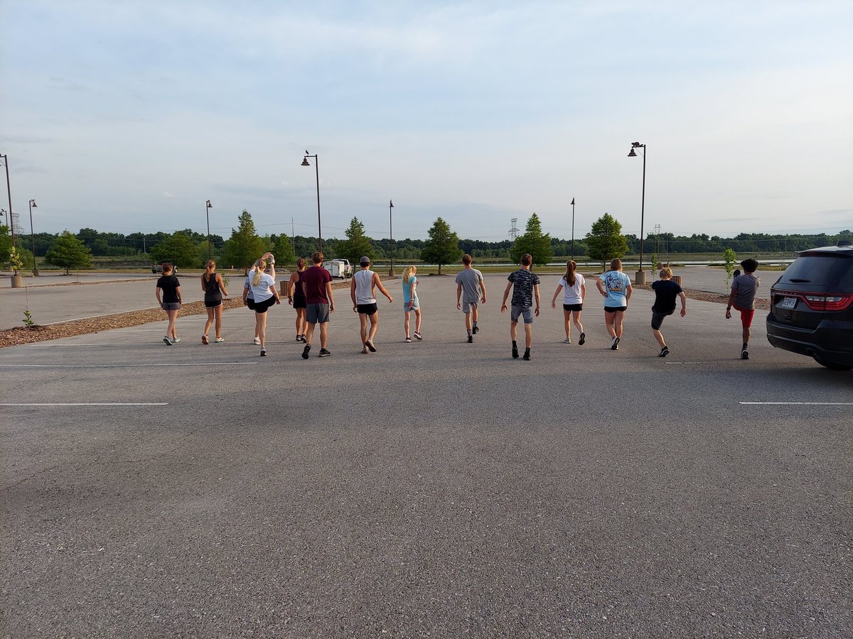 ScwTrack's tweet photo. Up early for training run.
#buildingthebase
#rolltribe https://t.co/c7xgmpX8tL