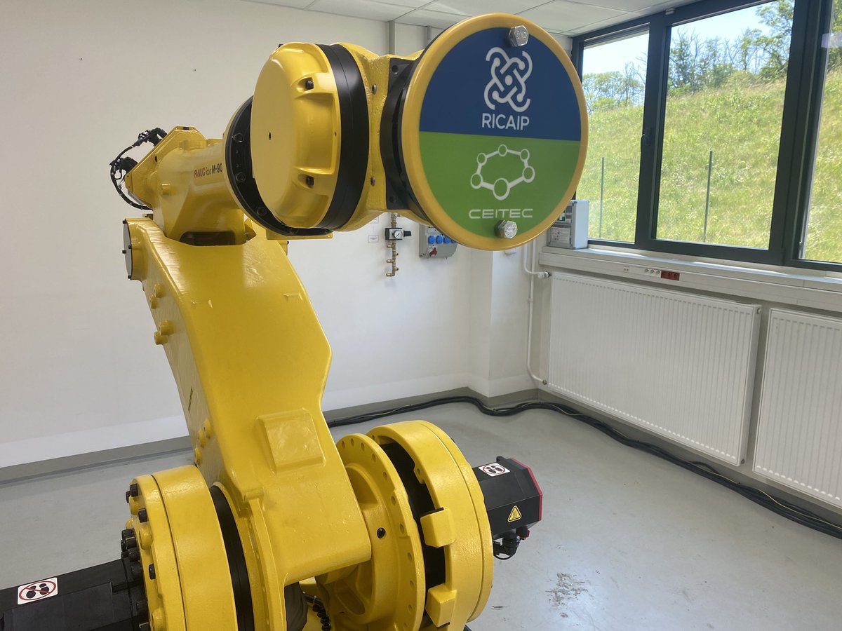 RICAIP_EU's tweet photo. It was great to welcome members of the Electrical &amp; Electronic Association of the Czech Republic in our future Industry 4.0 testbed at @CEITEC_Brno @VUTvBrne today 👍🏻 

#RICAIPtestbed #RICAIPBrno #RICAIPvisit #industry40 #robotics #ai @CEITEC_RG2_2 @vacpav https://t.co/eBqzT9LHMY