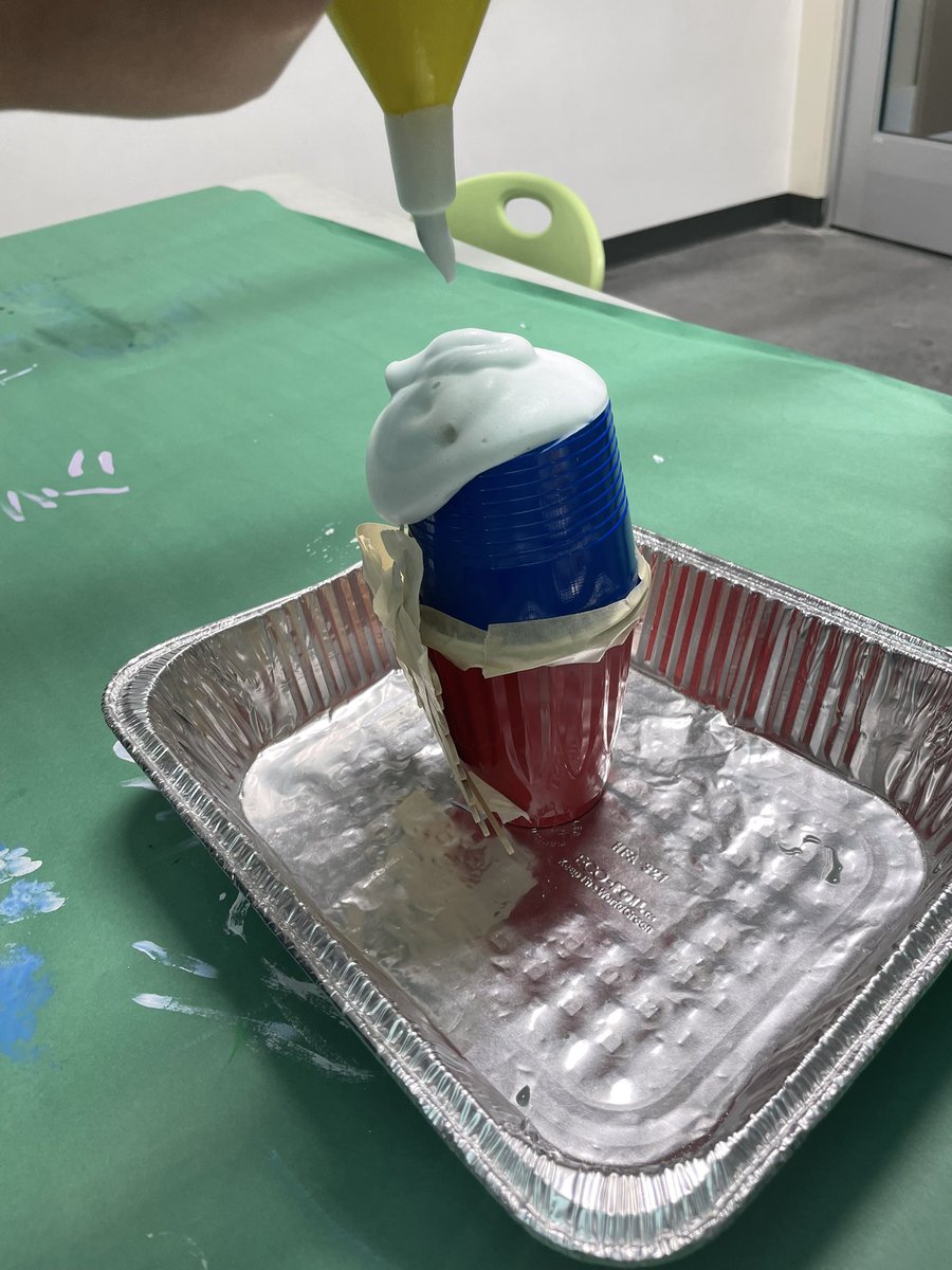 johanson_hayley's tweet photo. Love seeing kids get creative on how to contain their elephant slime! #RSCsteam https://t.co/Q0wrQDw1kI