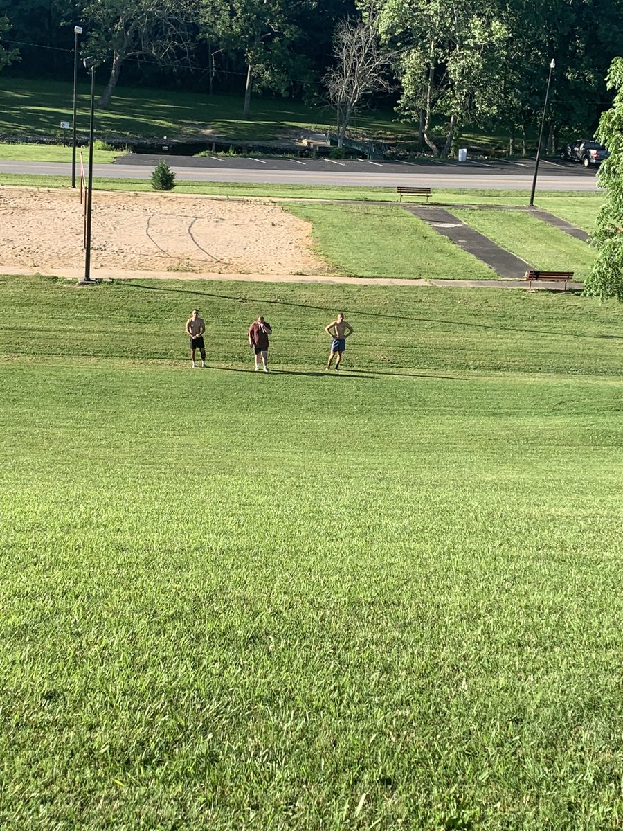 CoachHBrown8's tweet photo. Took some of the guys to the park to run some Hills this morning! Great week of work.
“If it was easy, everyone would do it”
#CUintheFall #TigerUp https://t.co/6ZtDRGySfG