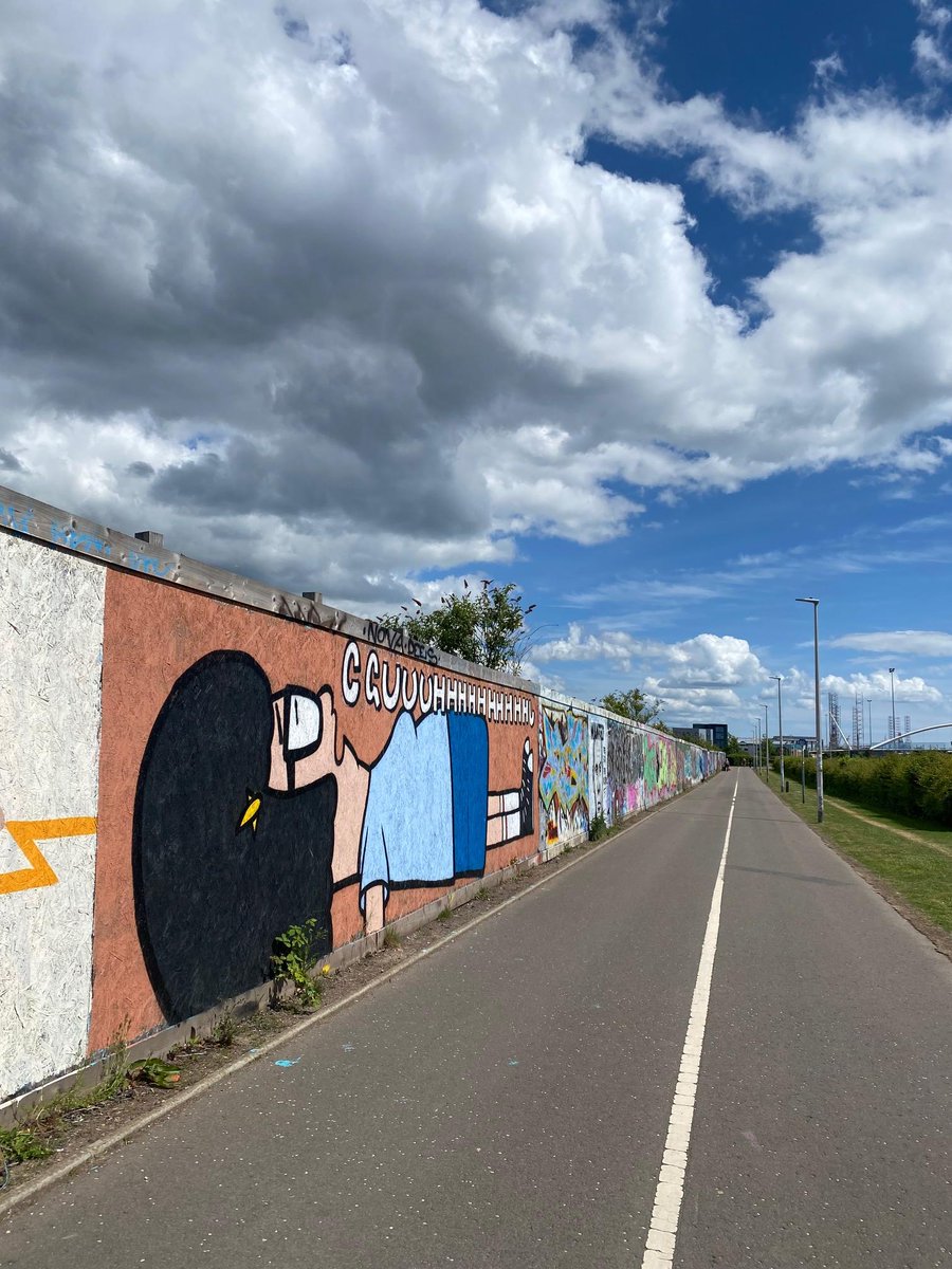 _elainefleming's tweet photo. Excellent netwalking event from @DundeeAndAngus today. Blue skies, vitamin D and some insightful chat from those in the Dundee know. #gingerpr #prscotland #prdundee https://t.co/cPhVK4y0qv